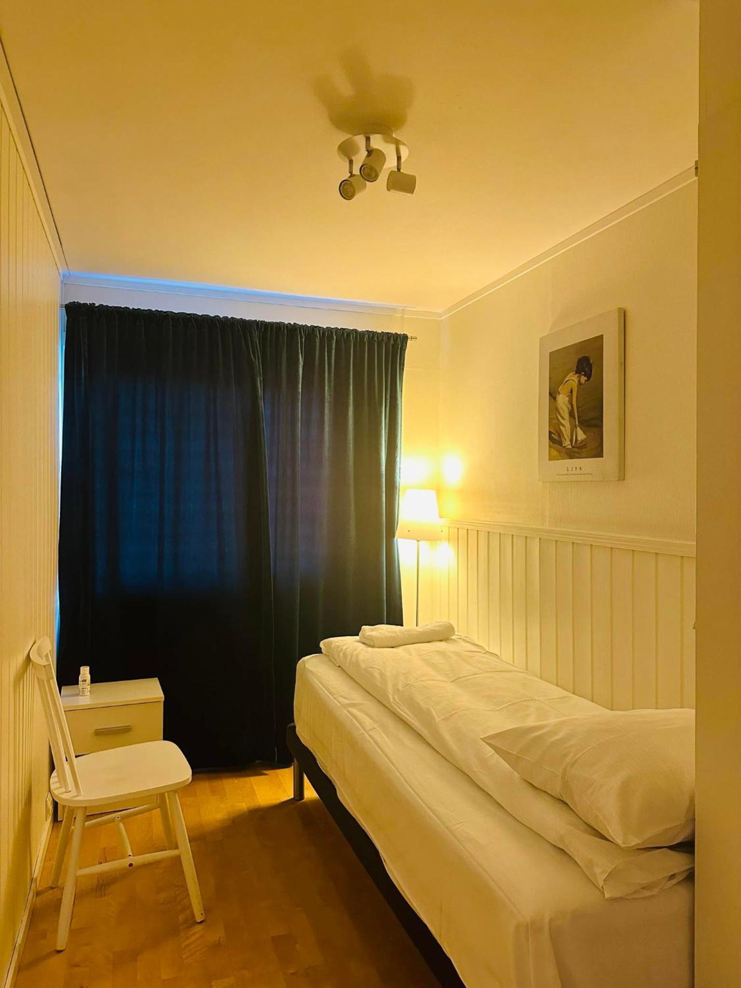 Arctic Inn, Cozy Single Bed Private Room In A Shared Apartment With Stunning Tromso Views Tromsø Exterior foto