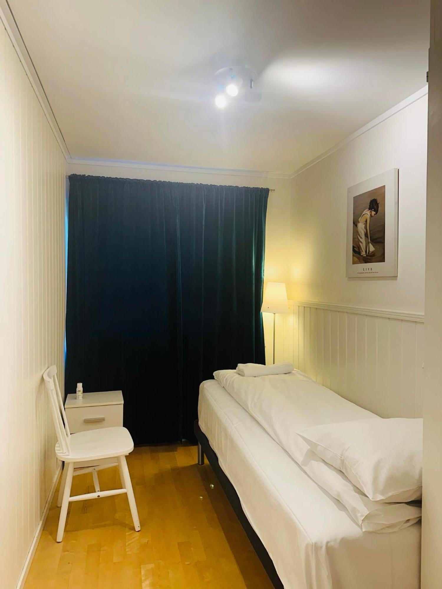 Arctic Inn, Cozy Single Bed Private Room In A Shared Apartment With Stunning Tromso Views Tromsø Exterior foto